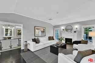 560 N Croft Ave - Photo 1 of 1