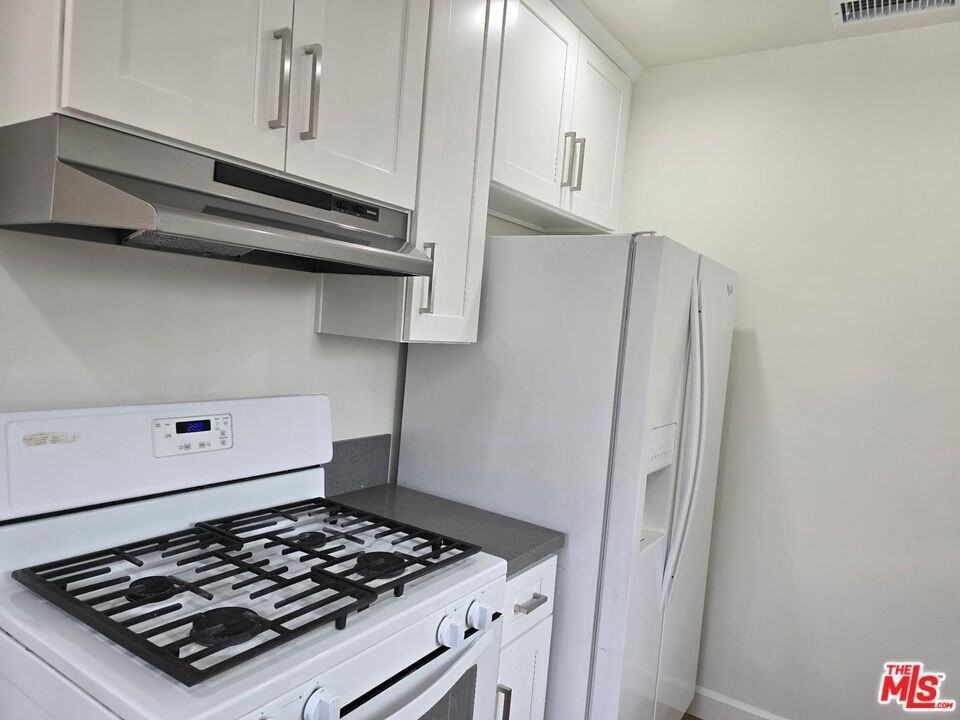 415 Fischer St Apt F #F - Photo 6 of 10