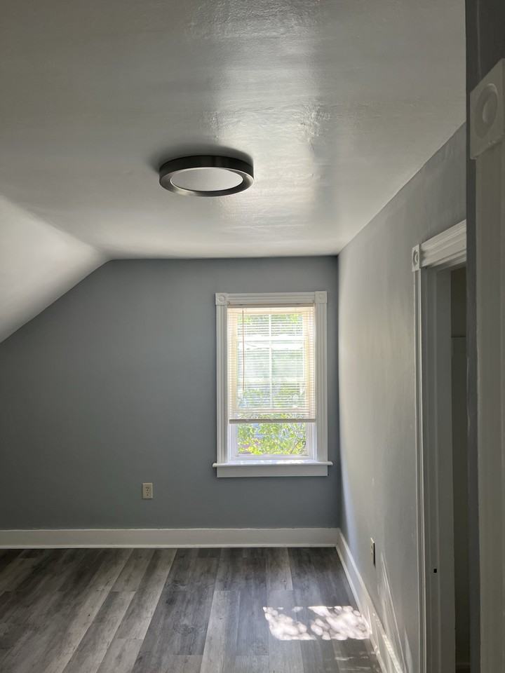 32 Tuxedo Ave #3 - Photo 5 of 6