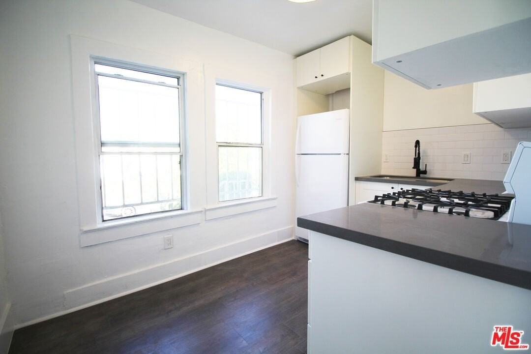 566 N Juanita Ave - Photo 7 of 13