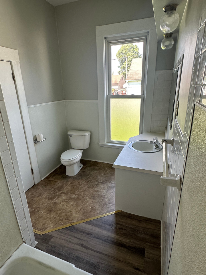 1904 Pennsylvania St #2 - Photo 3 of 16