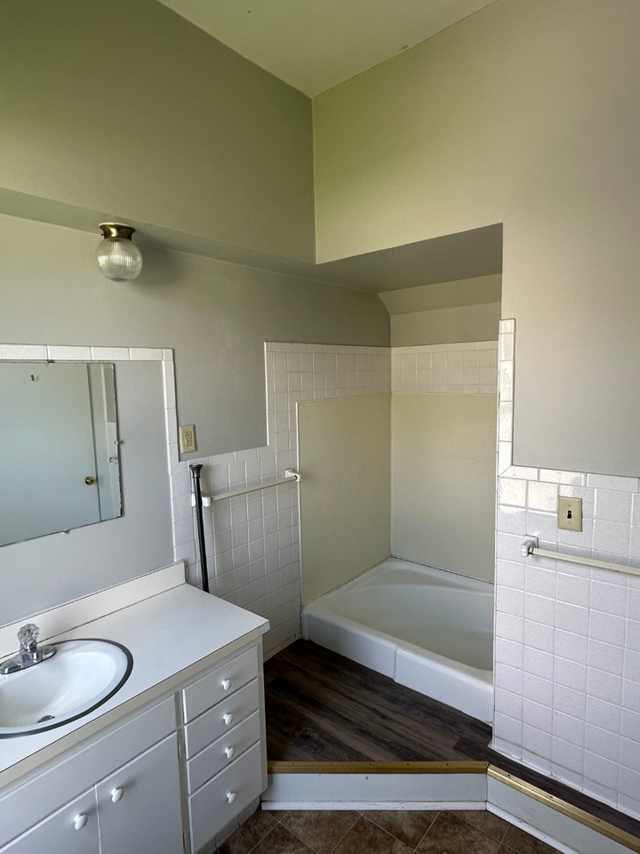 1904 Pennsylvania St #2 - Photo 4 of 16