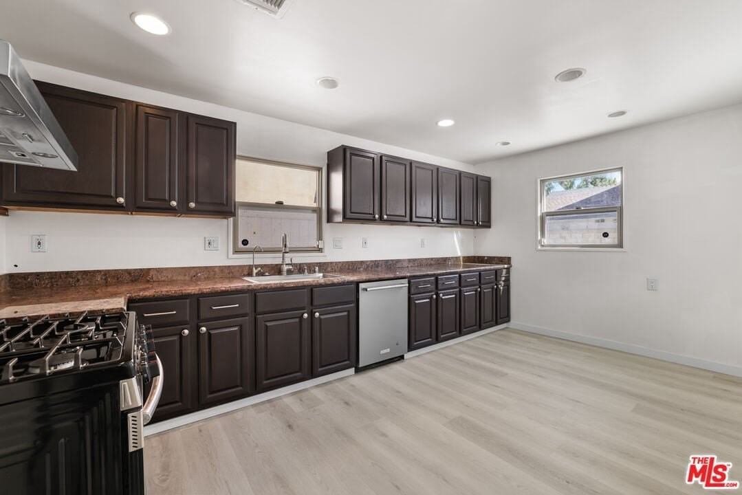 20464 Elkwood St - Photo 7 of 20