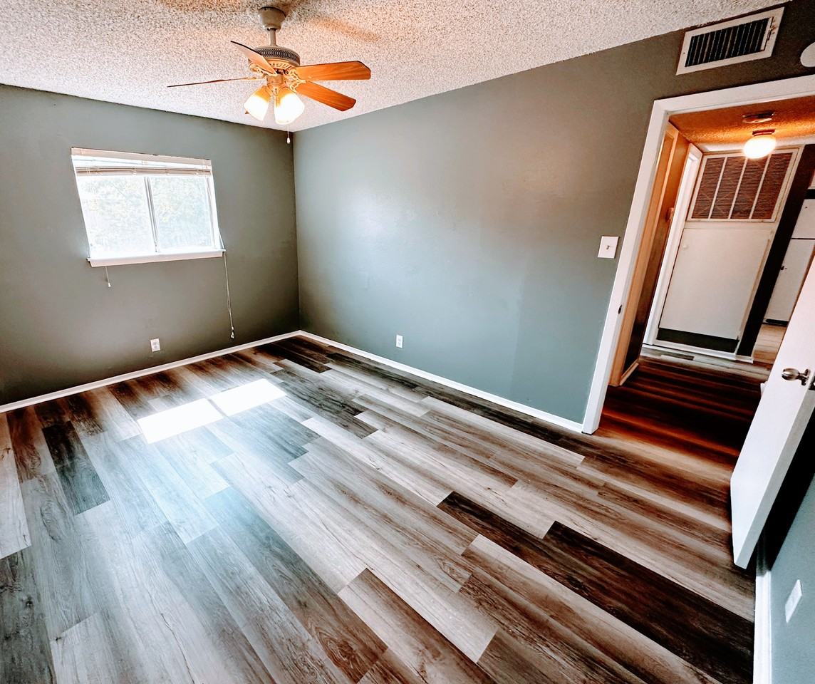 3429 Willowrun Dr - Photo 2 of 3