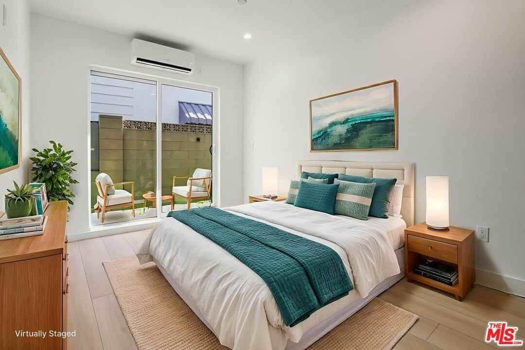 11010 Hortense St Unit 1/4 #1-4 - Photo 6 of 14