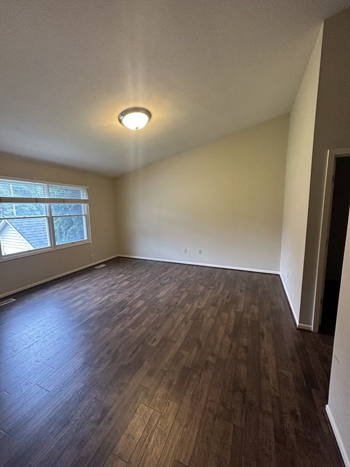 4934 Claredon Pl - Photo 6 of 19