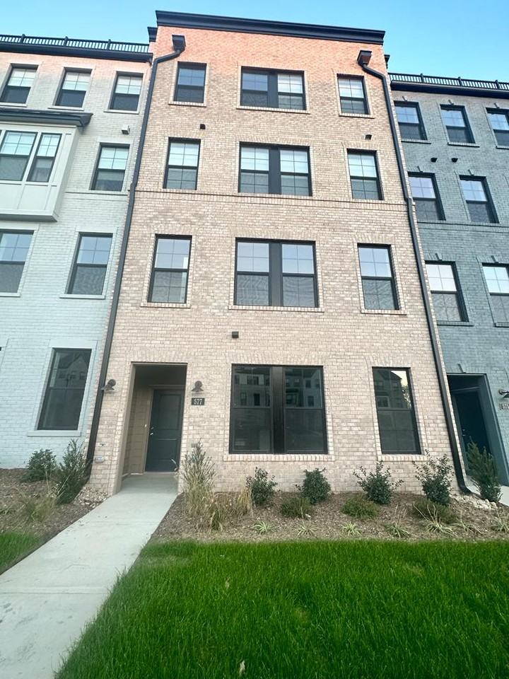 Hazel Pl, #A - Photo 2 of 17