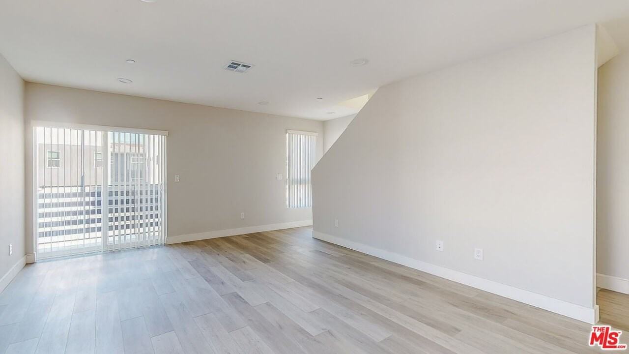 307 Rosemont Ave - Photo 5 of 30