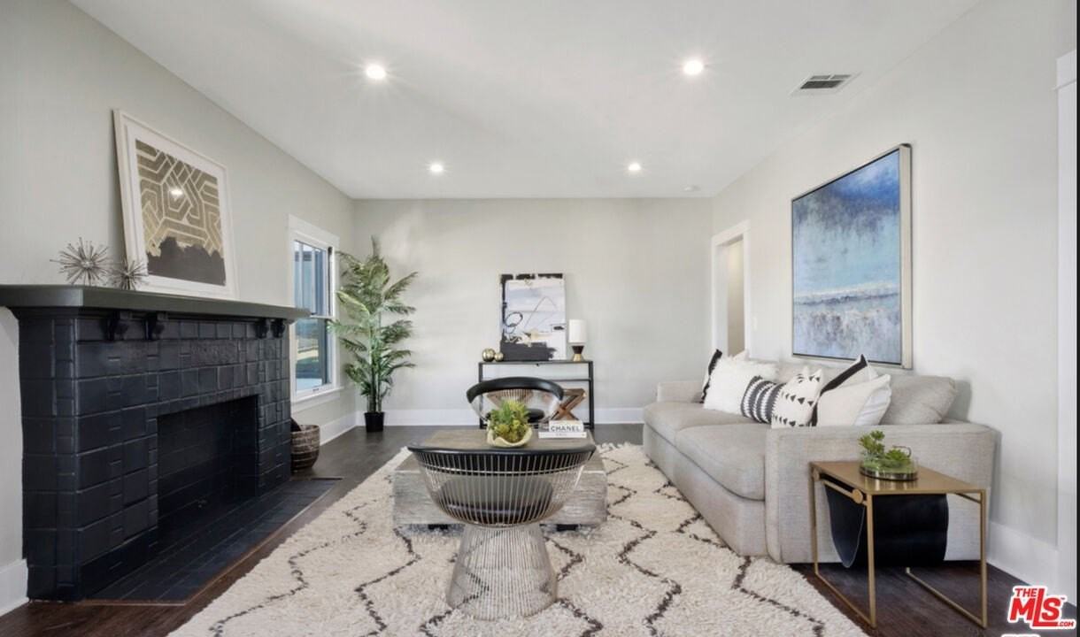 854 Serrano Pl - Photo 2 of 4