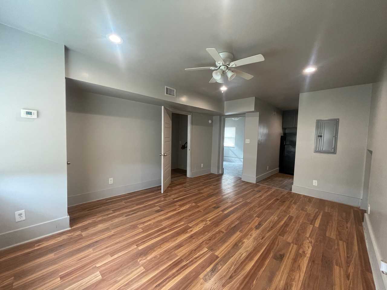 2129 16th St #1 - Photo 4 of 6