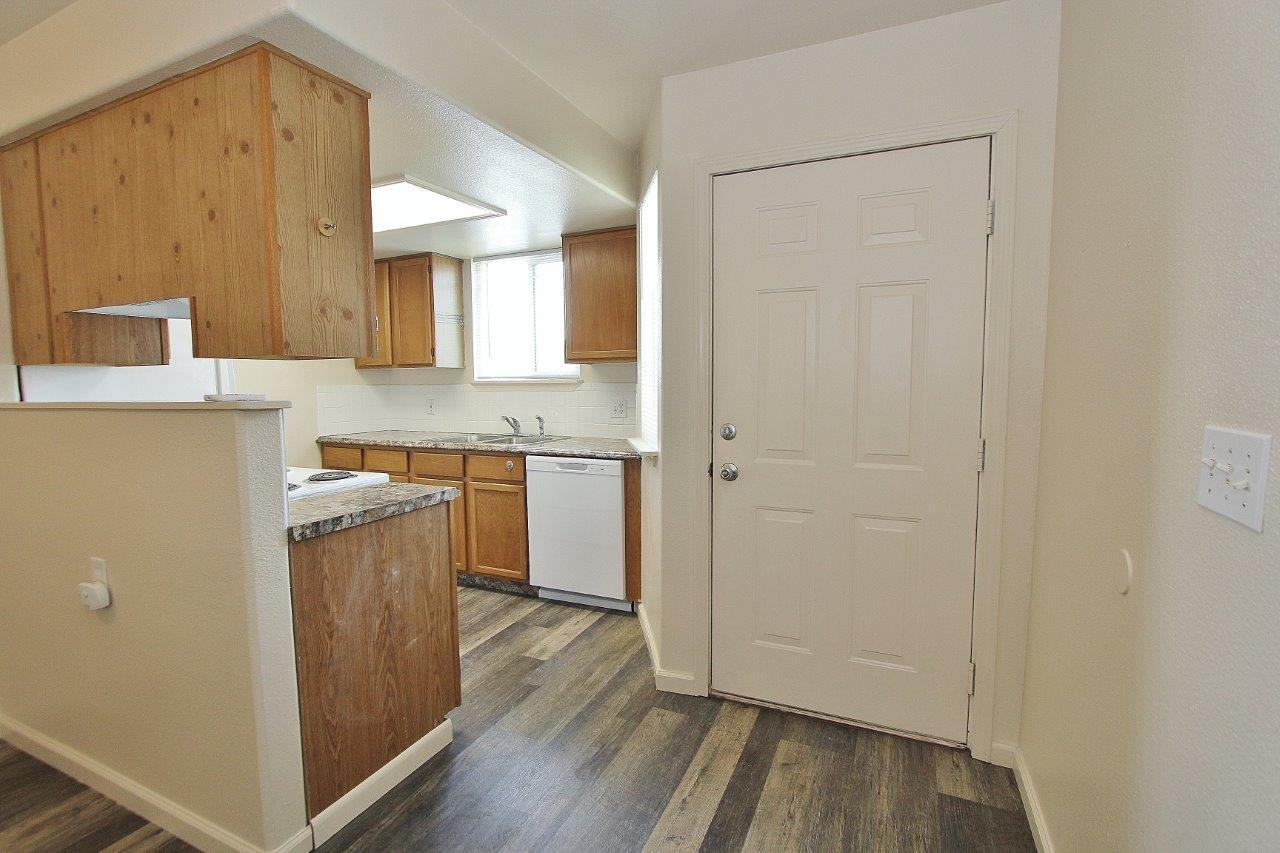 527 N Moffatt Ave #1 - Photo 2 of 19