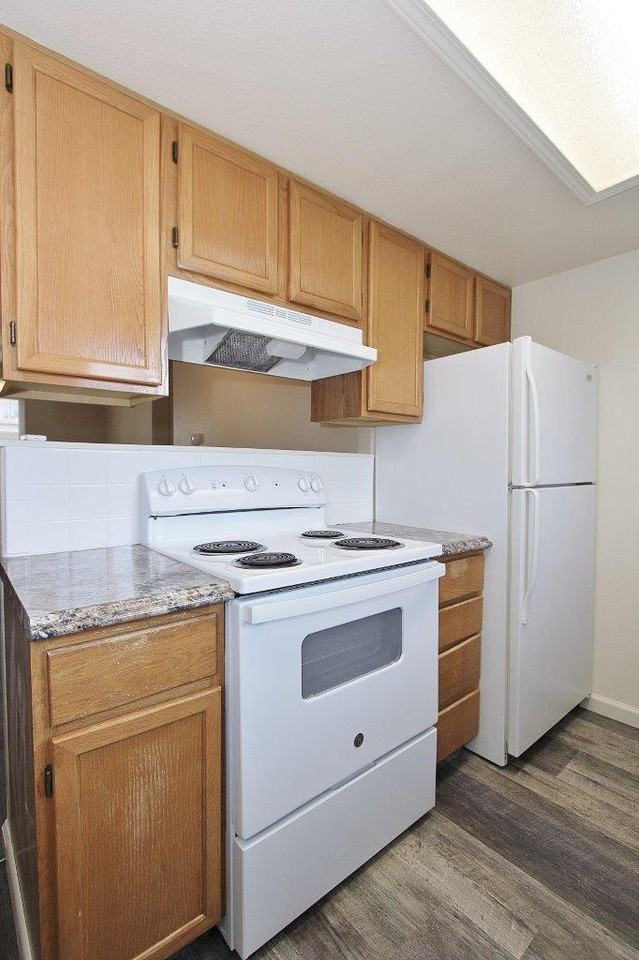 527 N Moffatt Ave #1 - Photo 5 of 19