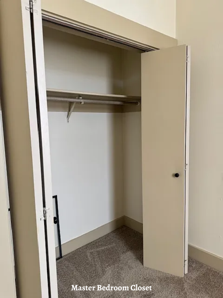 409 6th St #B - Photo 2 of 14