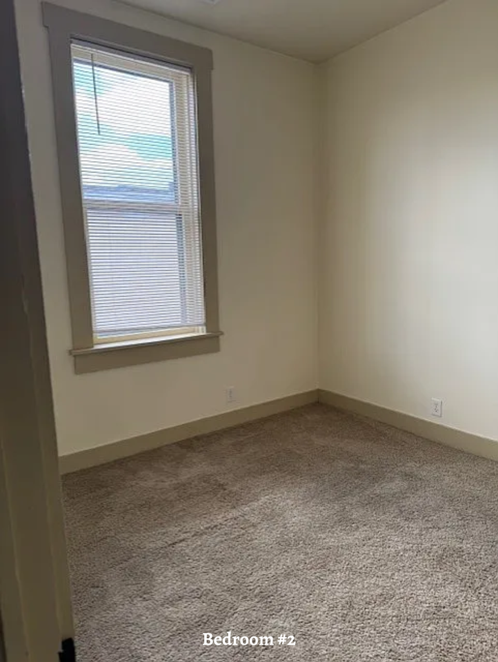 409 6th St #B - Photo 5 of 14