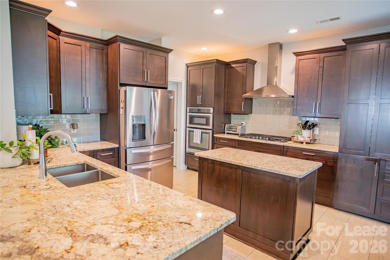 615 Circle Trace Rd - Photo 2 of 16