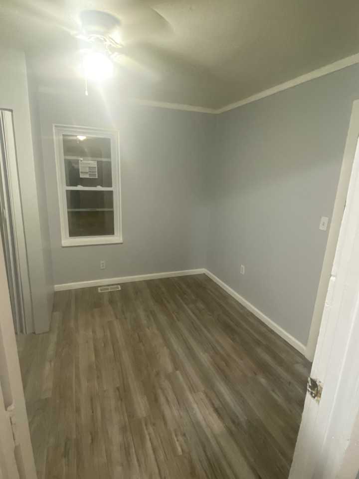 1910 Agnes St - Photo 2 of 5