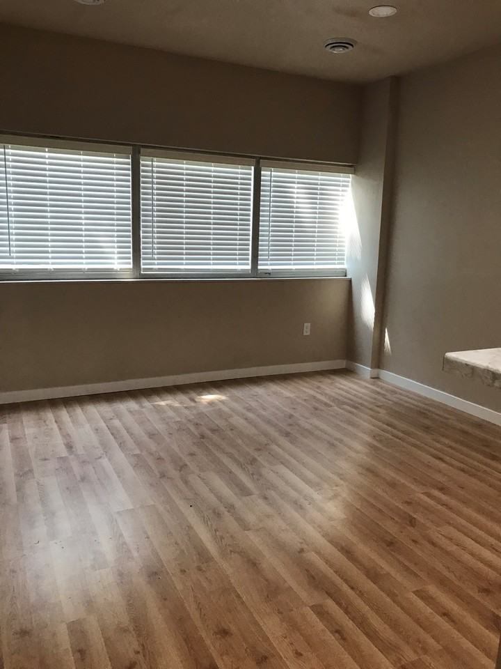 810 4th Ave S #138 - Photo 2 of 9