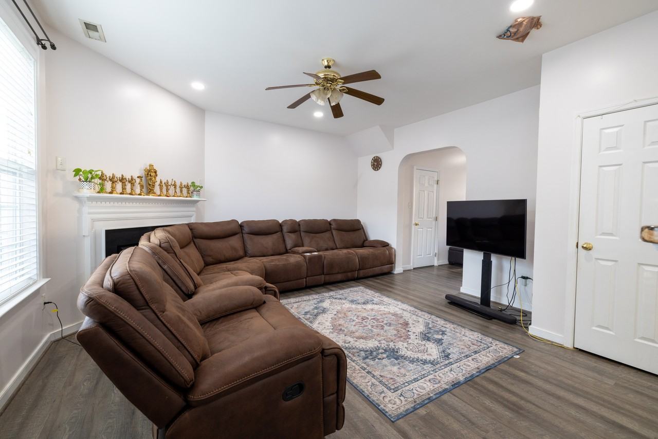 305 Jamerson Ct #1 - Photo 5 of 22