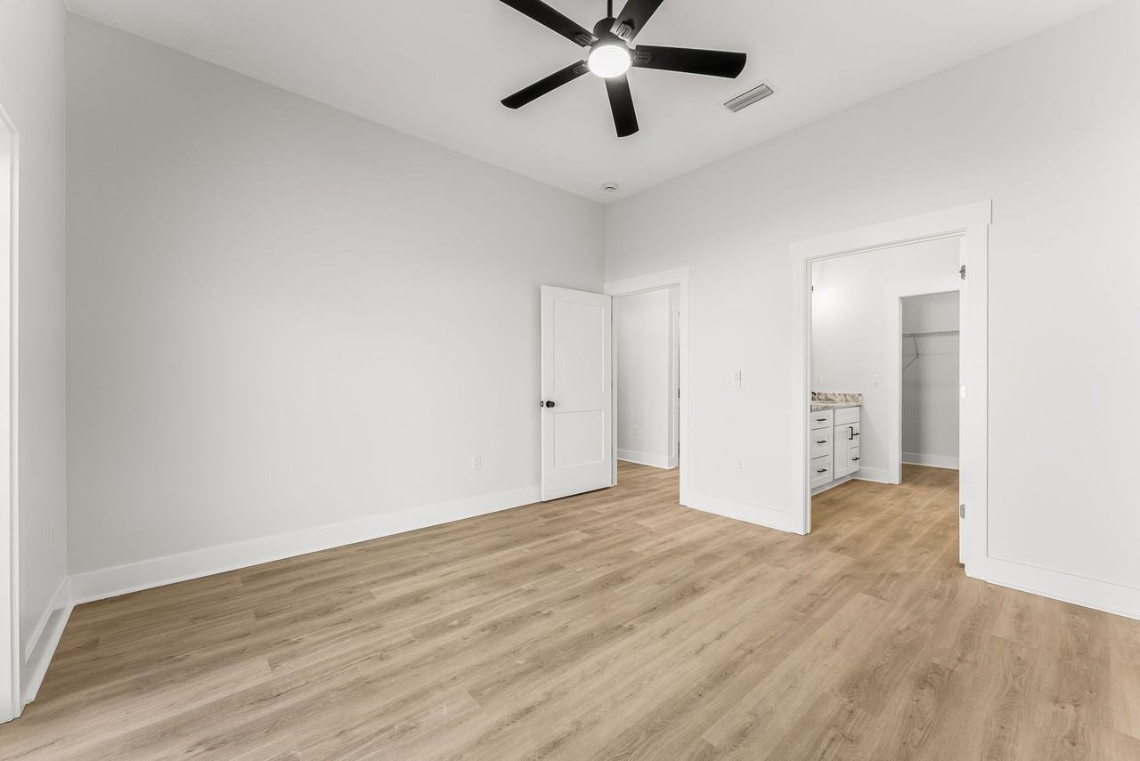 100 Water Oak Ct - Photo 7 of 9