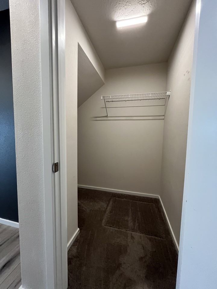 4501 W Bedford Ave - Photo 3 of 23