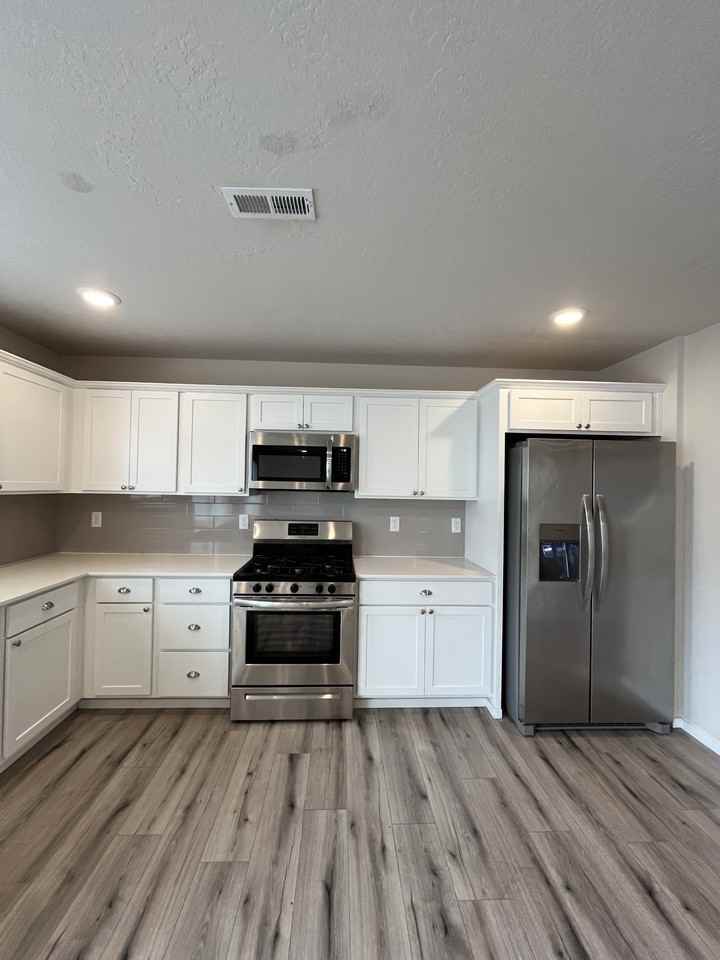 4501 W Bedford Ave - Photo 6 of 23