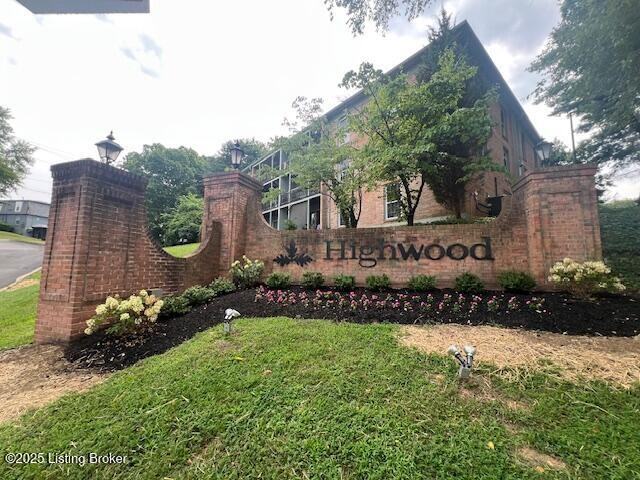 416 Highwood Dr - Photo 4 of 15