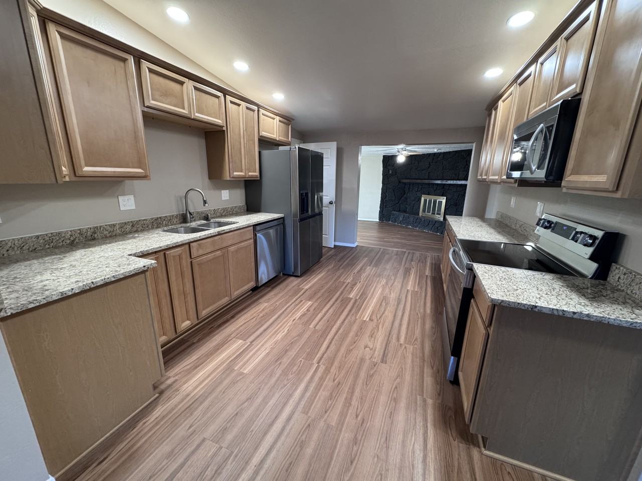 11427 Angelina Pl Ne - Photo 5 of 29