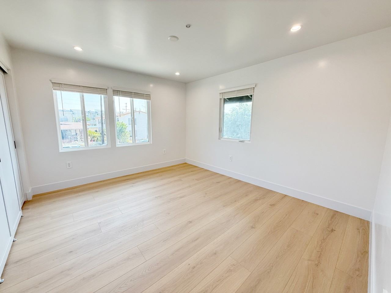 129 N Vendome St #129 - Photo 3 of 14