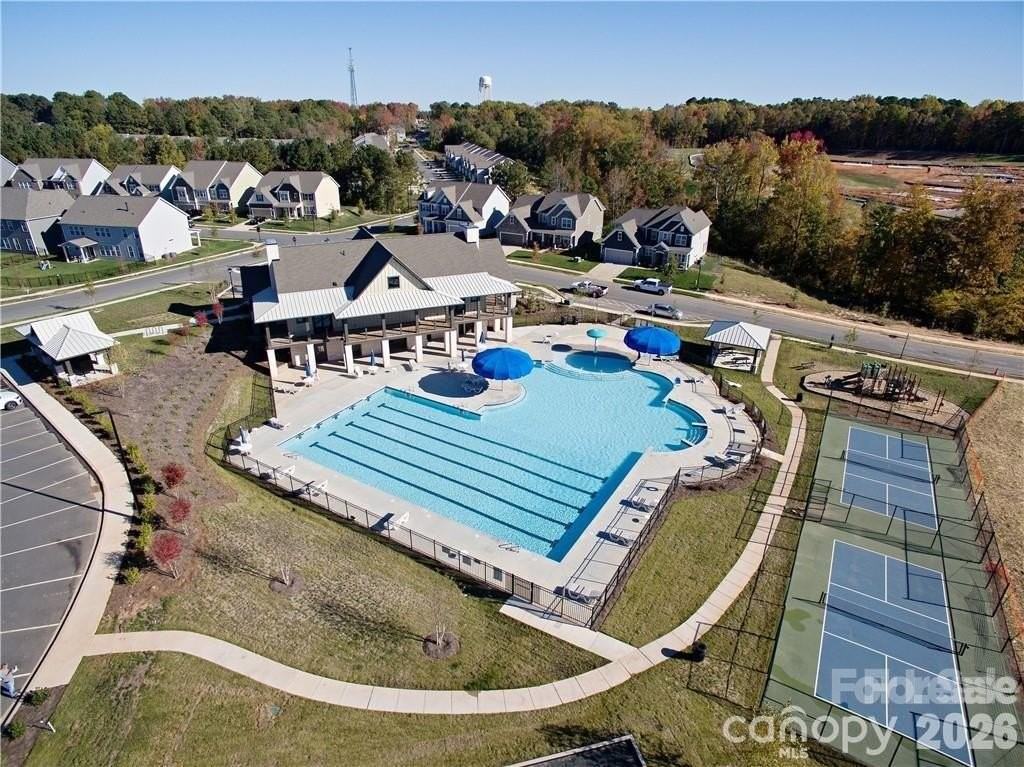 2204 Cologne Ln - Photo 4 of 22