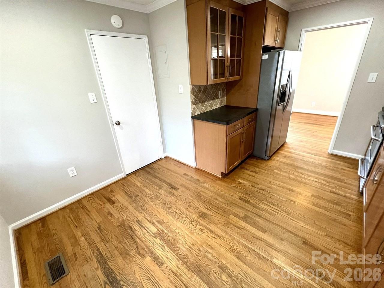 4334 Applegate Rd - Photo 6 of 16