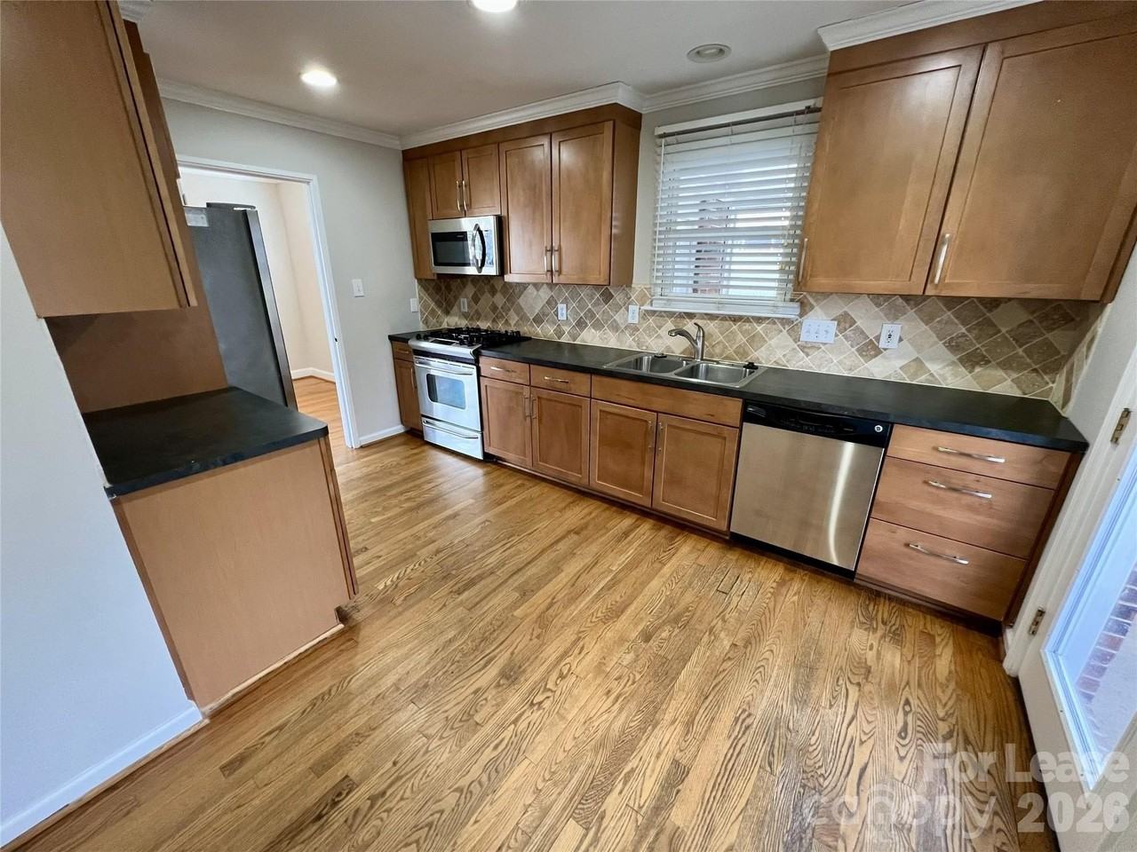 4334 Applegate Rd - Photo 7 of 16