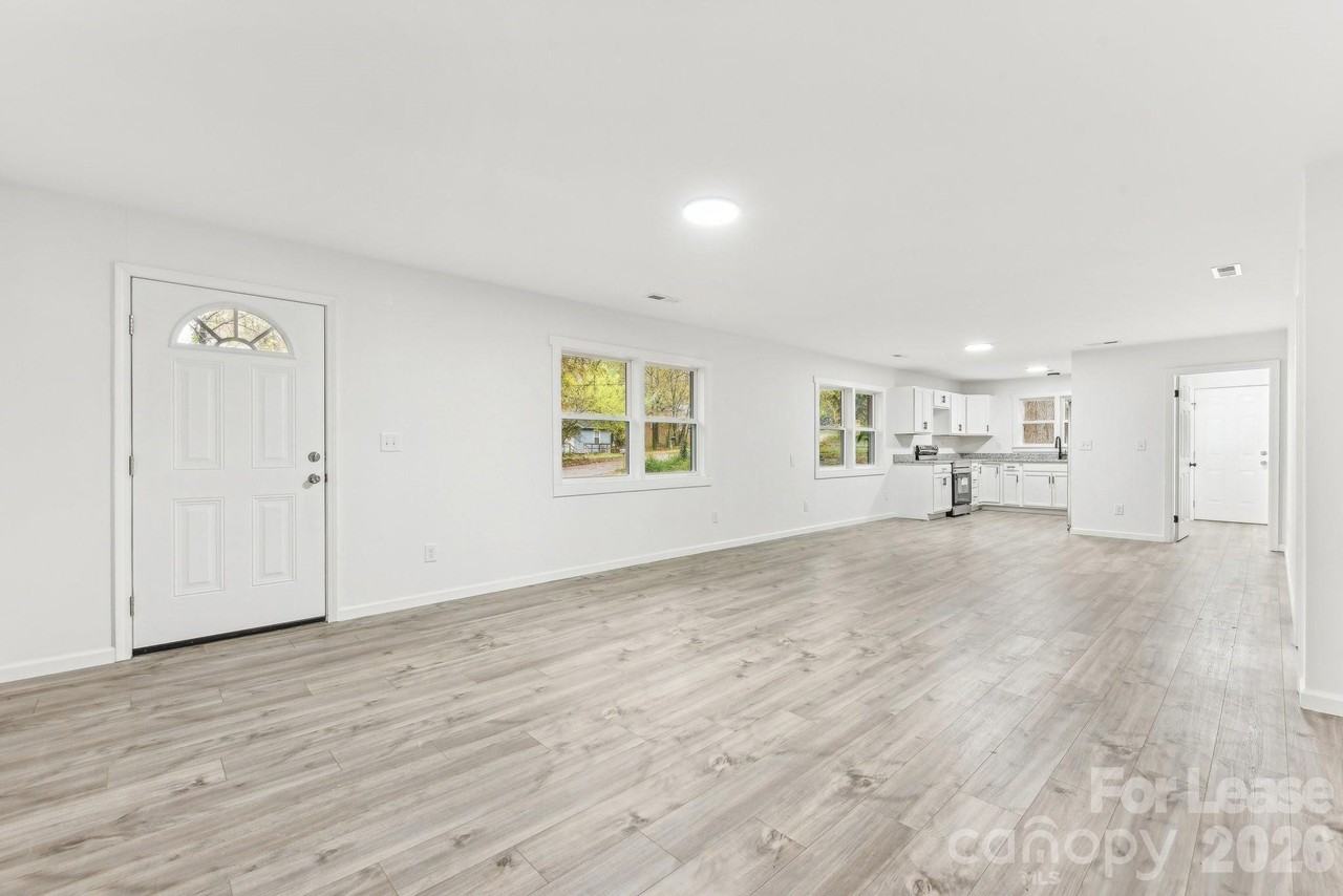 530 11th Street Pl Sw - Photo 4 of 20