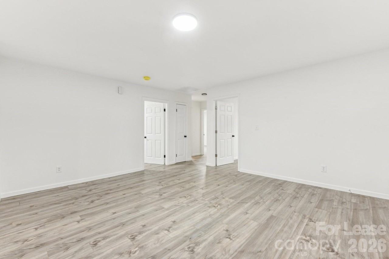 530 11th Street Pl Sw - Photo 5 of 20