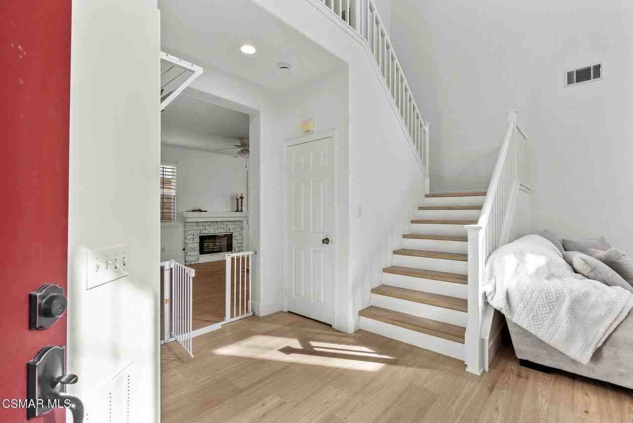 2648 Fallen Leaf Ct - Photo 3 of 42