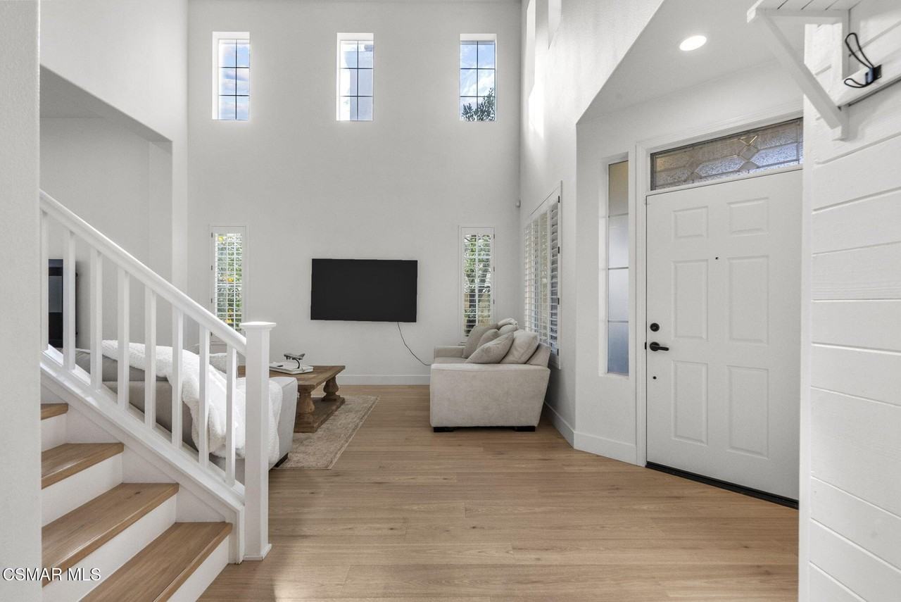 2648 Fallen Leaf Ct - Photo 4 of 42