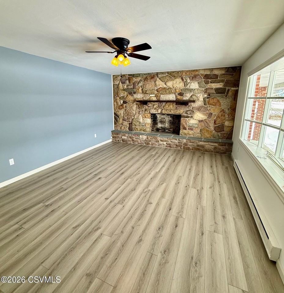 515 Creek Rd - Photo 2 of 19