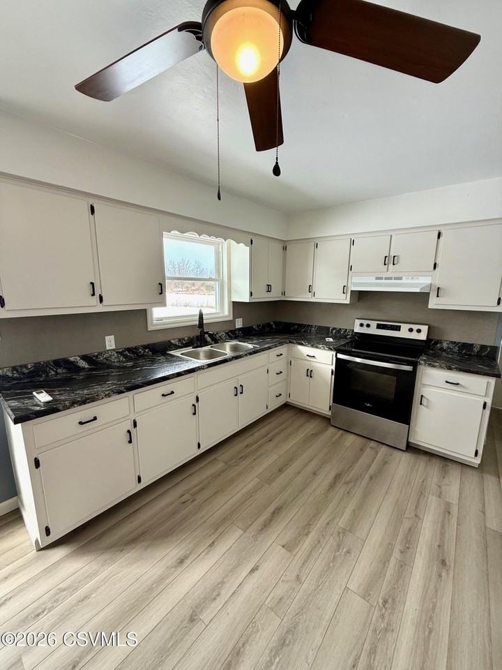 515 Creek Rd - Photo 6 of 19