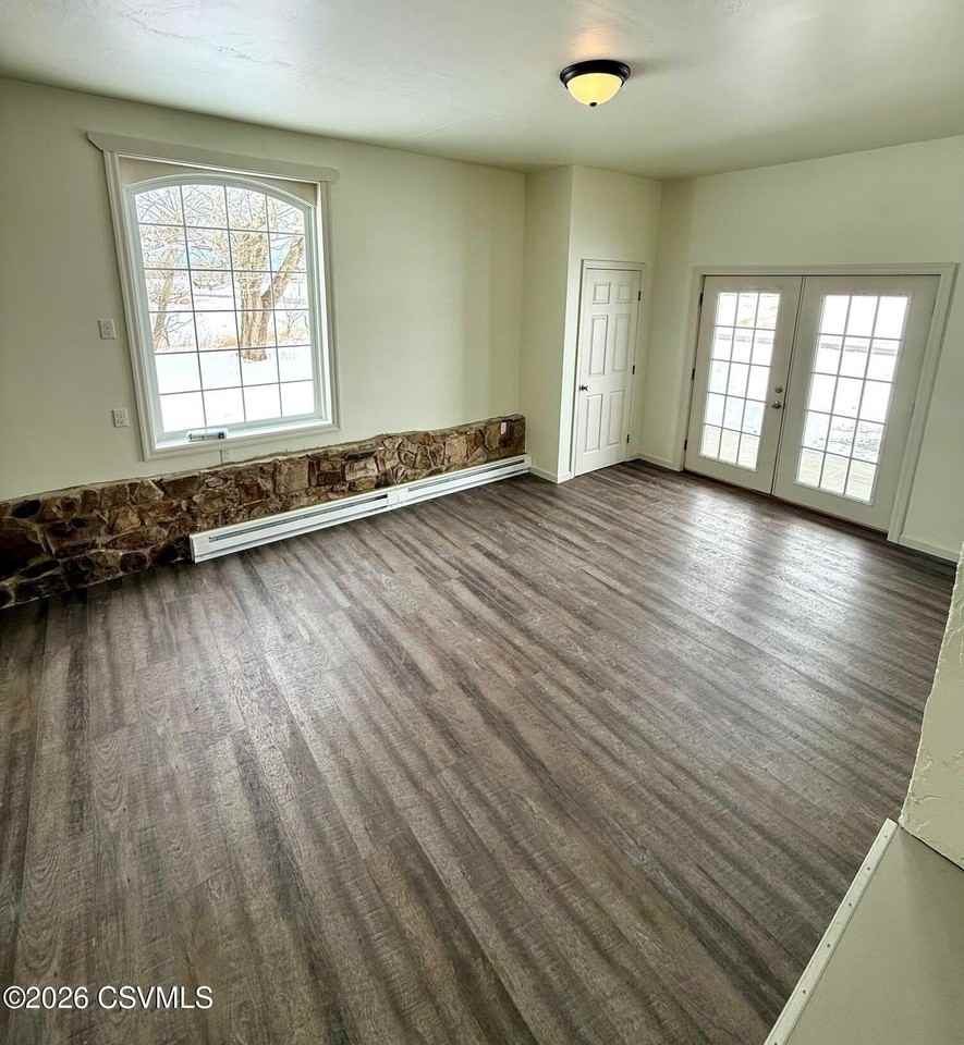 515 Creek Rd - Photo 7 of 19