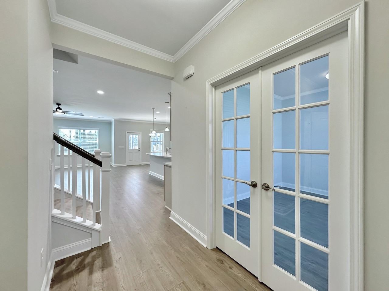 229 Shadybrook Dr - Photo 3 of 27