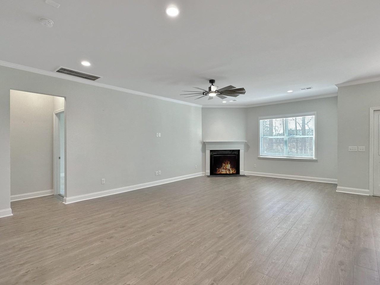 229 Shadybrook Dr - Photo 5 of 27