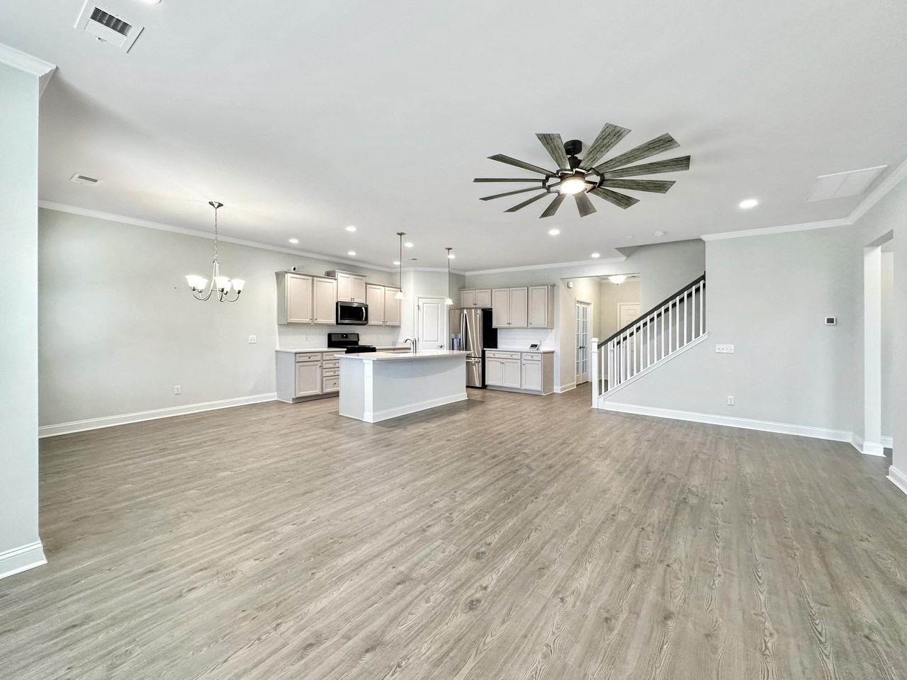 229 Shadybrook Dr - Photo 6 of 27