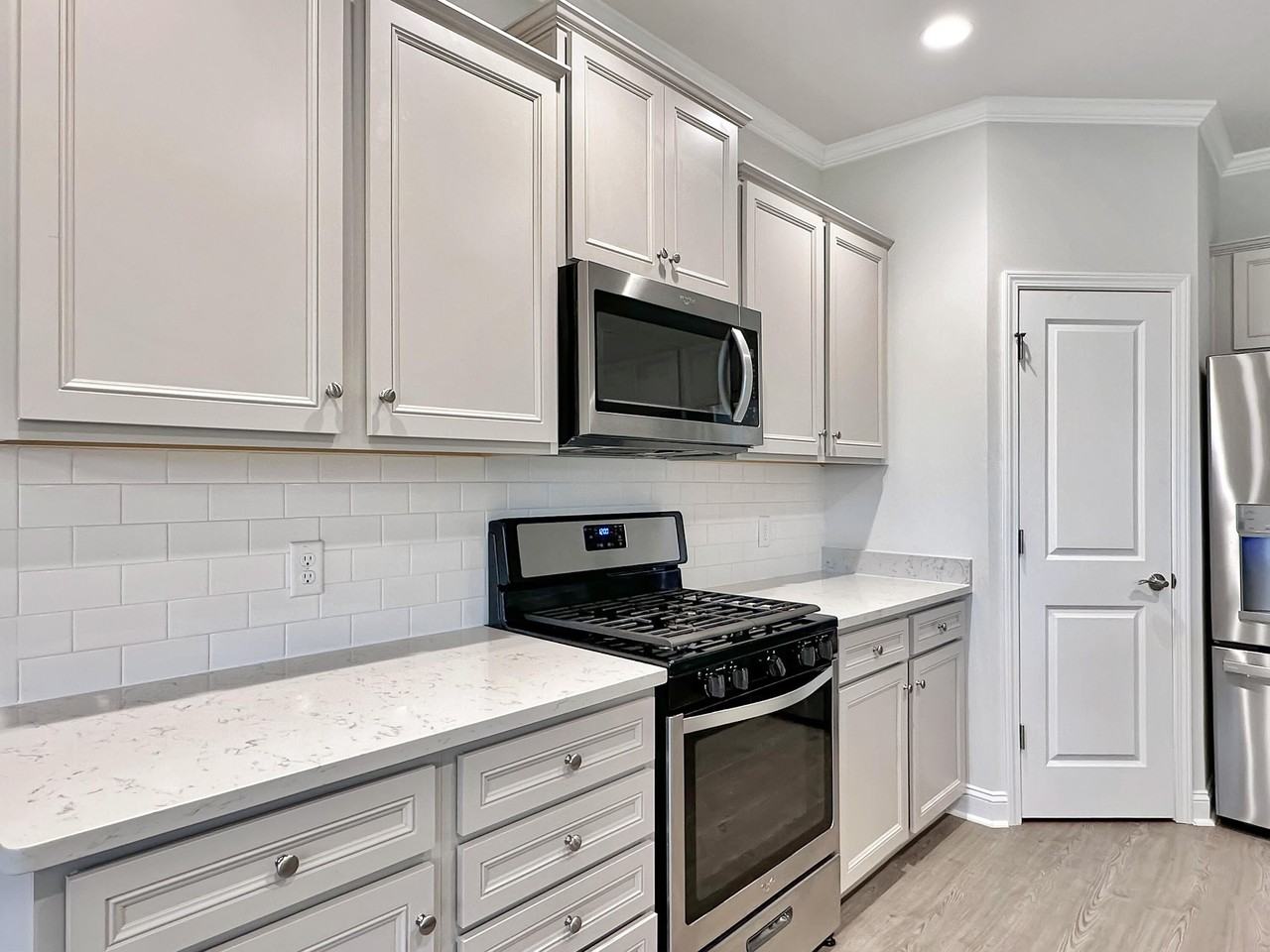 229 Shadybrook Dr - Photo 7 of 27