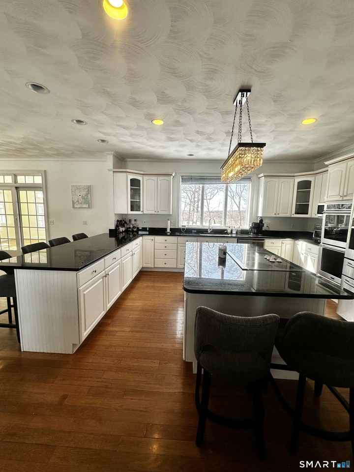 9 Leeward Ln - Photo 3 of 18