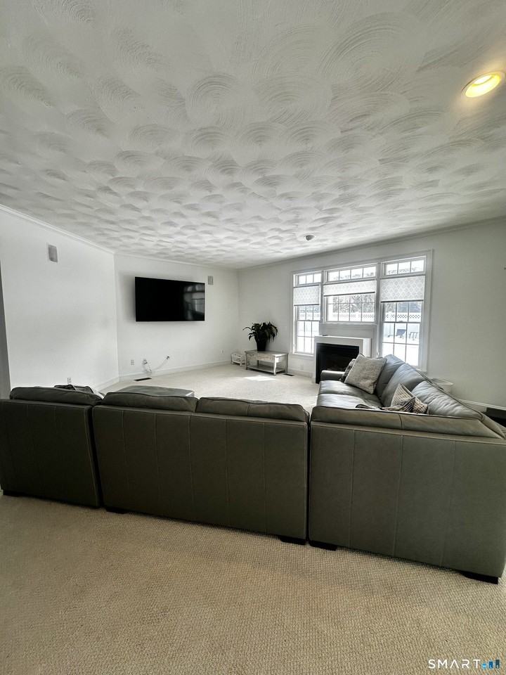 9 Leeward Ln - Photo 5 of 18