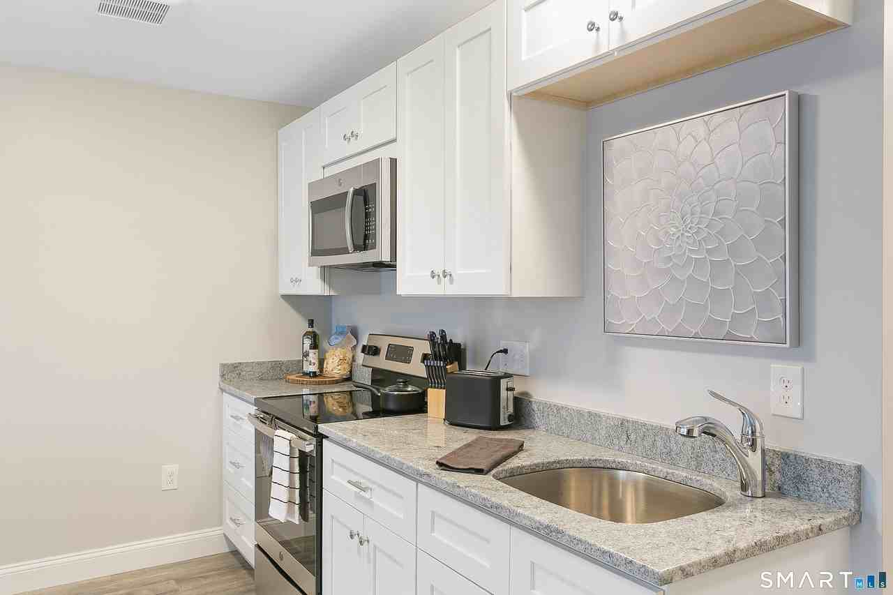 1645 Black Rock Tpke Apt 306 #306 - Photo 4 of 18