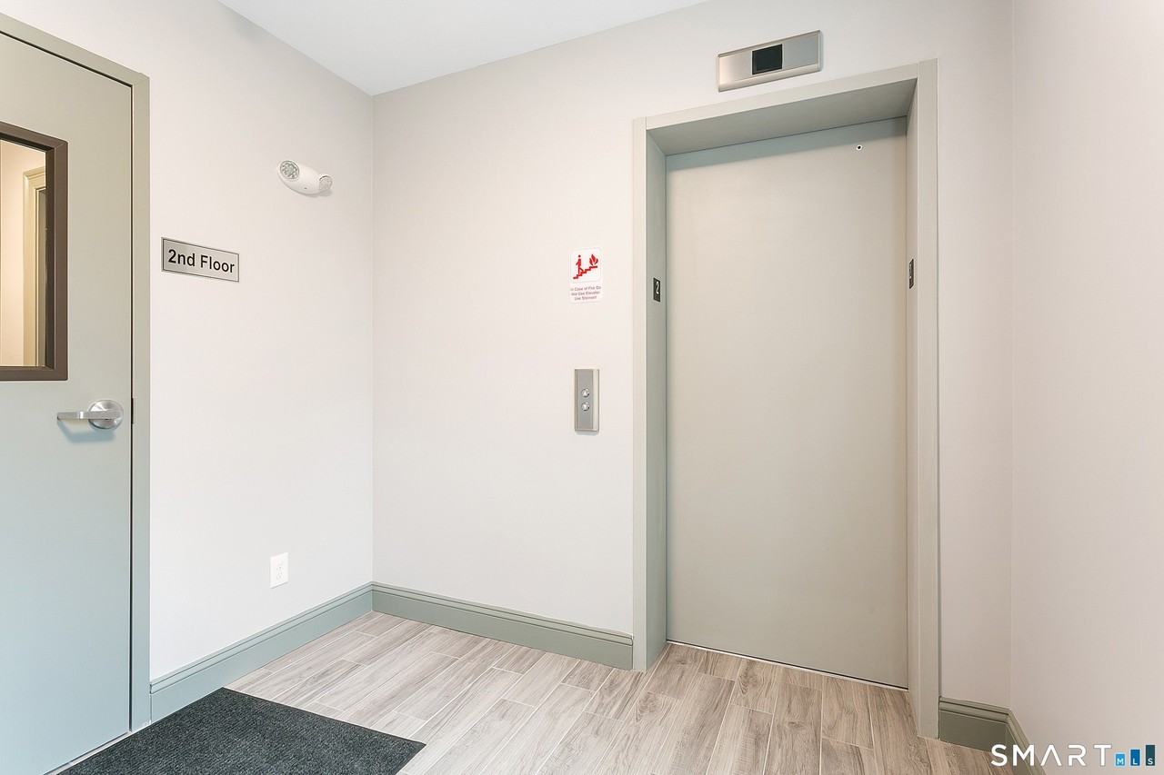 1645 Black Rock Tpke Apt 306 #306 - Photo 5 of 18