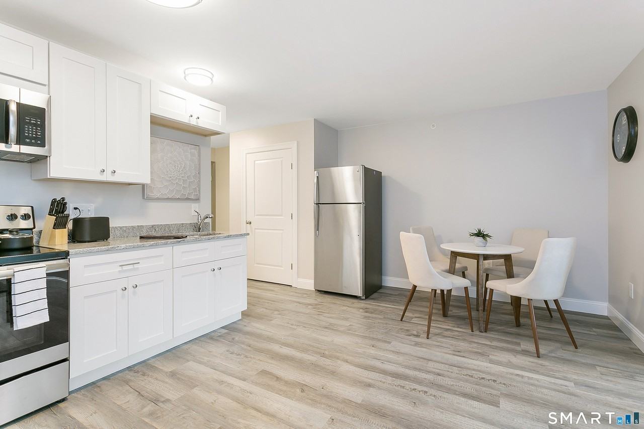 1645 Black Rock Tpke Apt 306 #306 - Photo 7 of 18