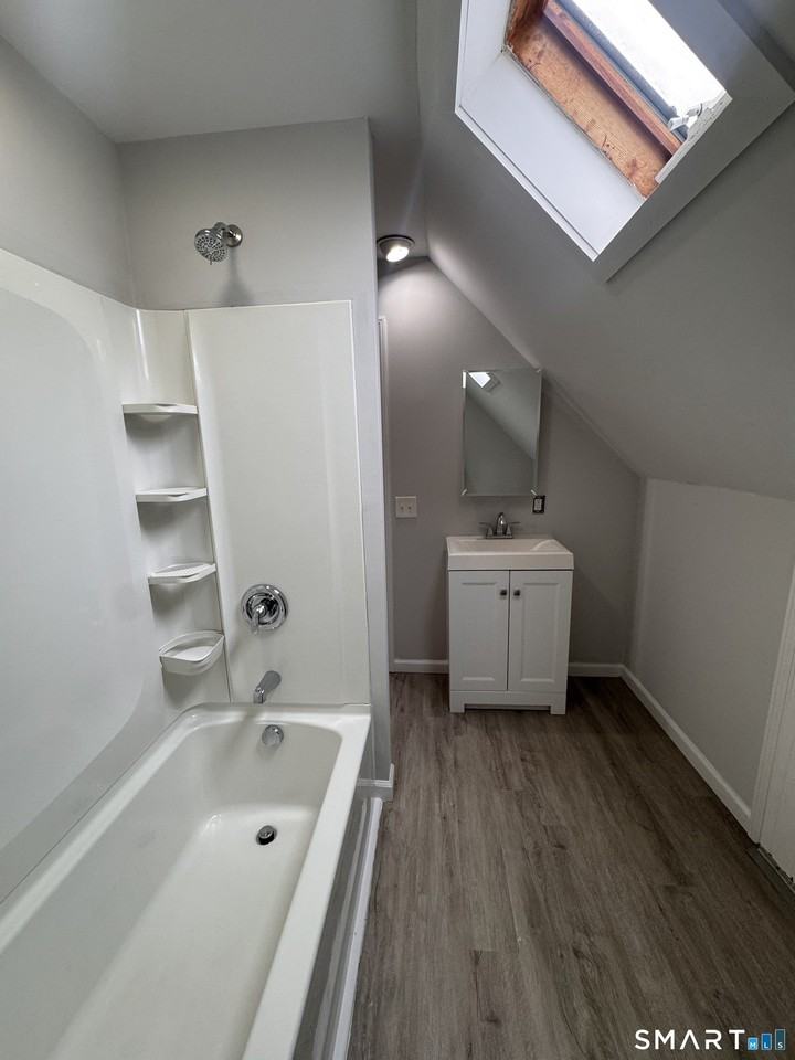 48 Lenox Ave 3rd Fl #3rdFL - Photo 7 of 8