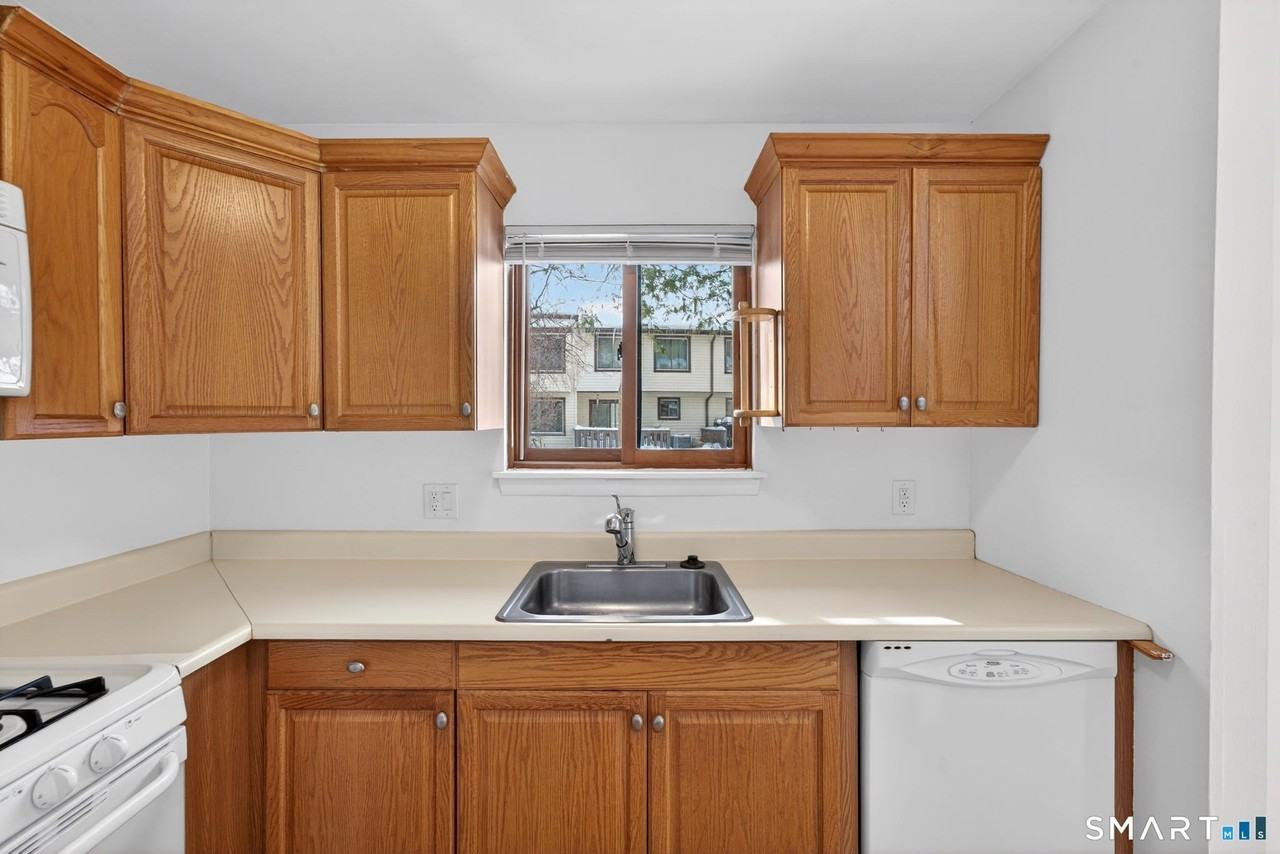 155 Cottonwood Rd Unit 155 #155 - Photo 3 of 27