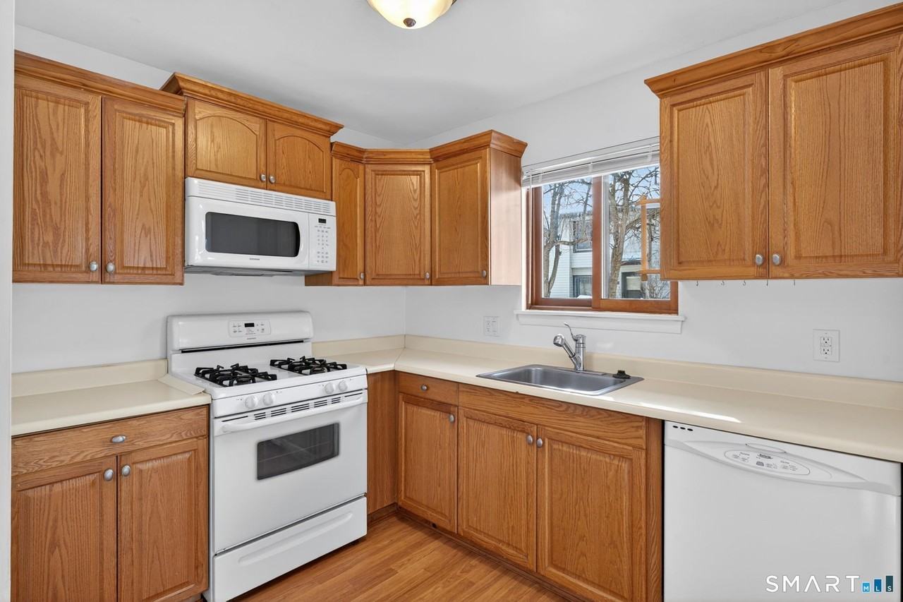 155 Cottonwood Rd Unit 155 #155 - Photo 4 of 27